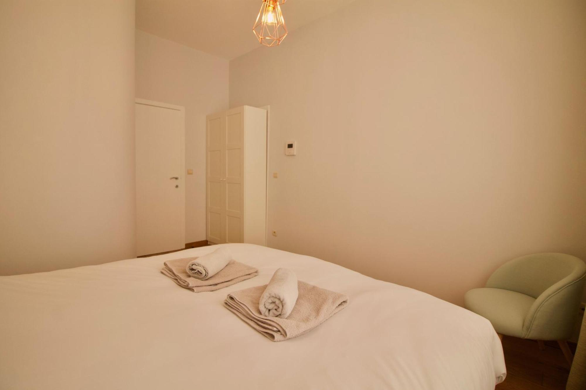 Heart Of Grand Place - Stunning 3Br Triplex Брюссель Экстерьер фото